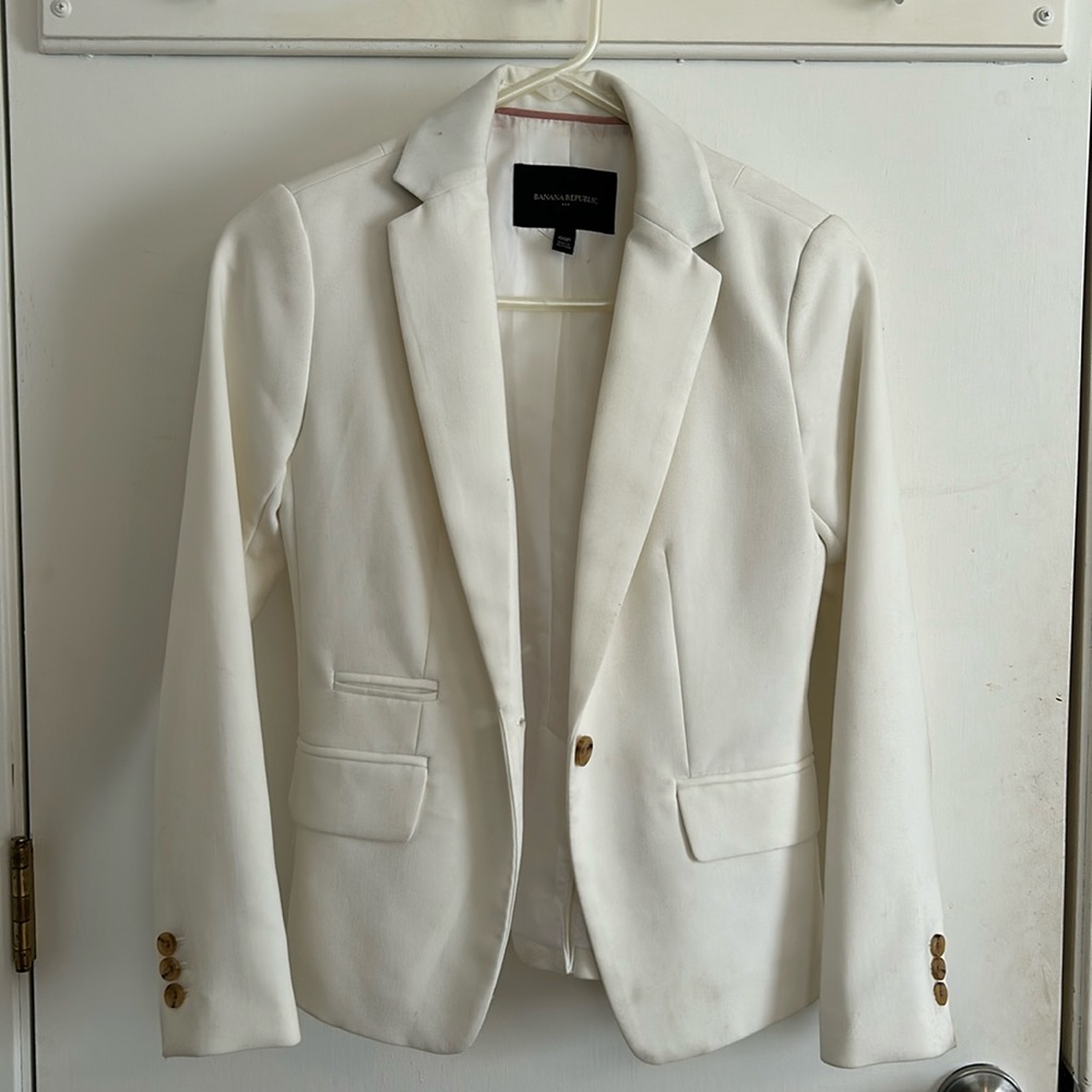 Banana Republic cream fitted blazer satin lining